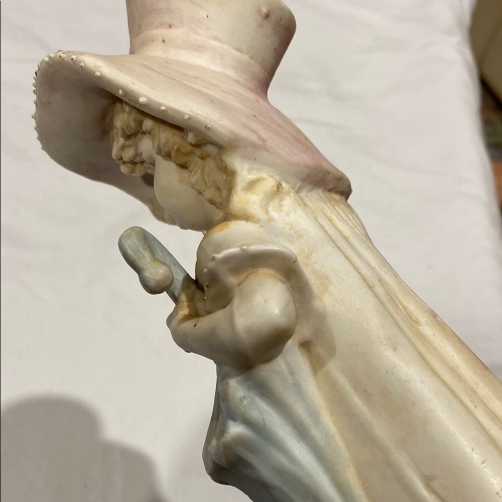 Vintage Bisque Porcelain Hand Painted Figurine with Umbrella 9” approx - Picture 9 of 15